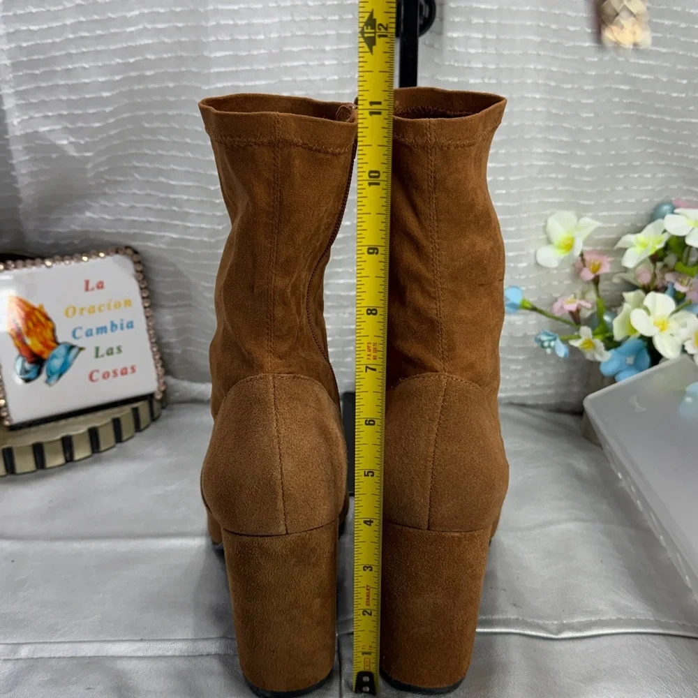 (H3) Chinese Laundry Tan Suede Ankle Boots,Size 40/9USA